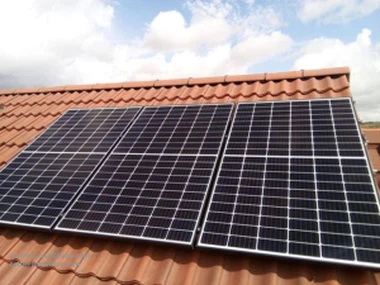 PV-panel tilpasset Off Grid solenergisystem