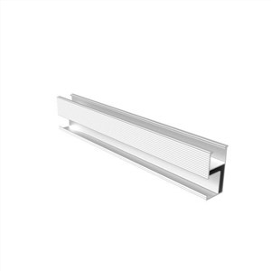 Solcellepanel festeskinner